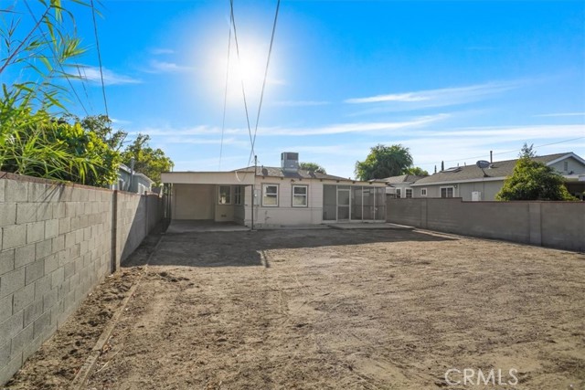 2026 N Evergreen Street, Burbank CA: https://media.crmls.org/medias/6432e2e5-6bed-4d4c-ade6-74ae35231647.jpg