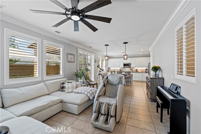 Detail Gallery Image 14 of 73 For 4752 Casillas Way, Fontana,  CA 92336 - 3 Beds | 2/1 Baths
