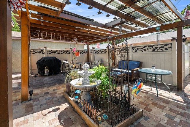 1876 Oregon Avenue, Long Beach CA: https://media.crmls.org/medias/64335a88-5eb3-408e-bd37-f37823cc527b.jpg
