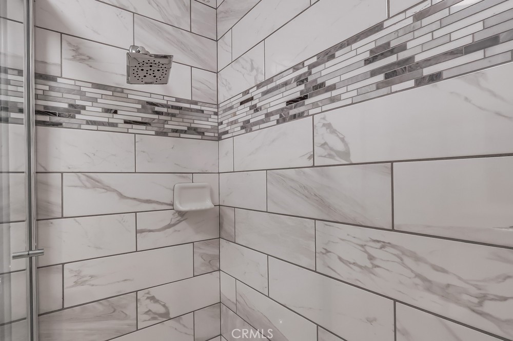 https://media.crmls.org/medias/64337d46-c487-4f83-aeea-a9afb3b2b652.jpg?preset=X-Large