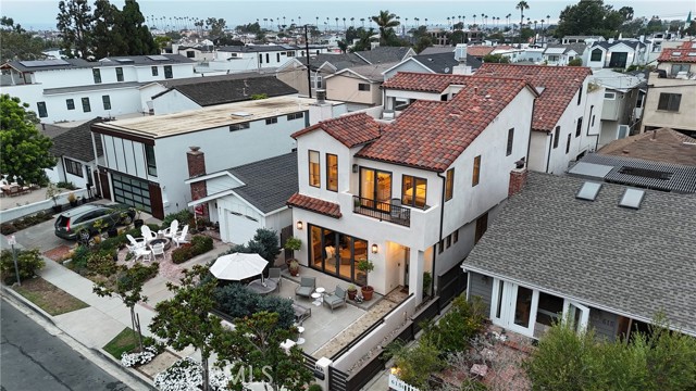 613 Larkspur Avenue, Corona del Mar CA: https://media.crmls.org/medias/6433d3f0-b0fb-40e0-94d5-08825ca6db6b.jpg