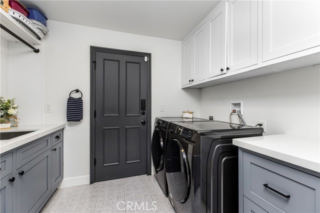 6032 County Oak Road, Woodland Hills CA: https://media.crmls.org/medias/643447bf-47b1-407e-bd4c-0ced65c489cd.jpg