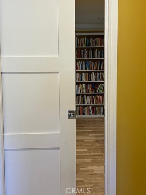 11138 Aqua Vista Street, Studio City CA: https://media.crmls.org/medias/6434cc2b-46c7-46a3-a11b-bbb46e269dea.jpg