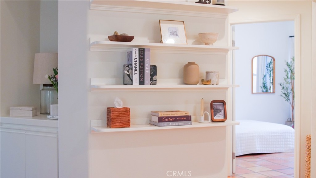 https://media.crmls.org/medias/64350bc6-d992-4aa8-9d63-25856753c997.jpg?preset=X-Large