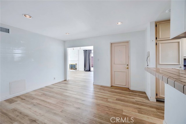 19342 Salmon Lane, Huntington Beach CA: https://media.crmls.org/medias/6435931a-eb25-4437-8a61-9ed94c393d51.jpg