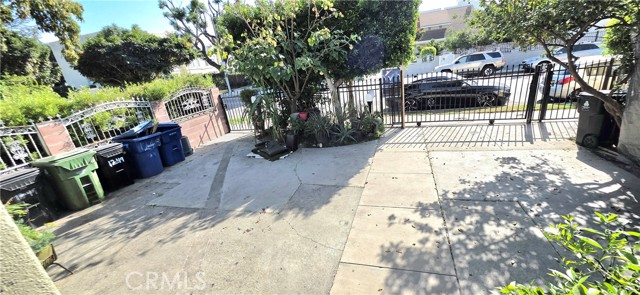 Detail Gallery Image 13 of 23 For 1249 1251 W 39th St, Los Angeles,  CA 90037 - – Beds | – Baths