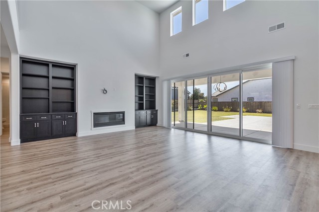 1734 Lester Avenue, Clovis CA: https://media.crmls.org/medias/643660a9-6d8f-43d7-87de-9e3a08106112.jpg