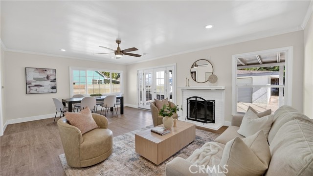 Detail Gallery Image 9 of 39 For 400 N Peach Knl, Anaheim,  CA 92805 - 4 Beds | 2 Baths