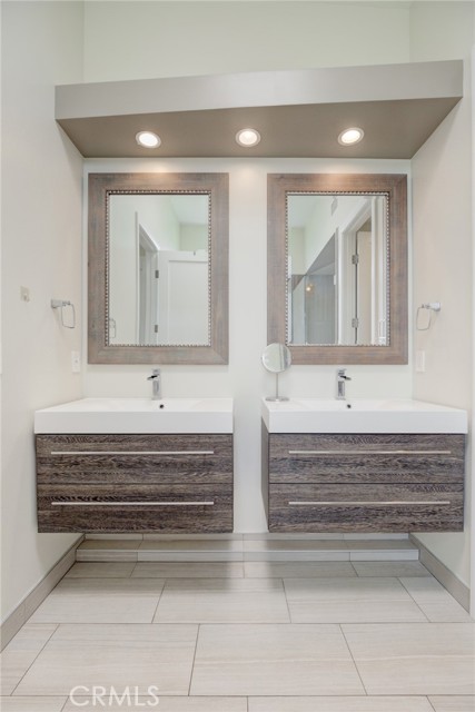 2520 Nelson Avenue, Redondo Beach, California 90278, 4 Bedrooms Bedrooms, ,3 BathroomsBathrooms,Residential,Sold,Nelson,PV21155781