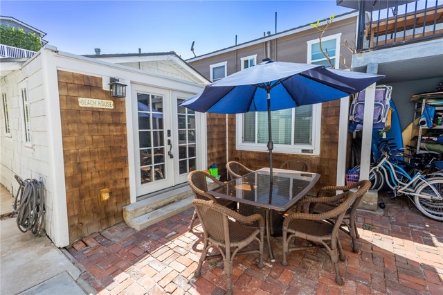 Detail Gallery Image 3 of 22 For 1825 W Balboa, Newport Beach,  CA 92663 - 2 Beds | 1 Baths