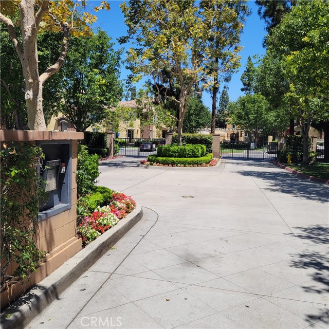 410 Timberwood, Irvine CA: https://media.crmls.org/medias/6439ac87-b036-4387-b803-a8ff6f84a7d8.jpg