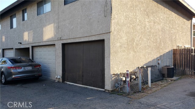 1725 Fairfield Court, Ontario CA: https://media.crmls.org/medias/643a176f-9fc3-4b0d-99e6-8ca0e5ae7e34.jpg