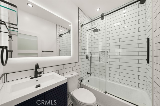 1145 Roswell Avenue, Long Beach CA: https://media.crmls.org/medias/643b07a2-3370-4591-a24d-f5e07aac884d.jpg