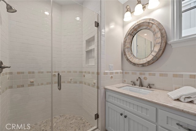 652 26th Street, Manhattan Beach, California 90266, 5 Bedrooms Bedrooms, ,2 BathroomsBathrooms,Residential,Sold,26th,SB21213872