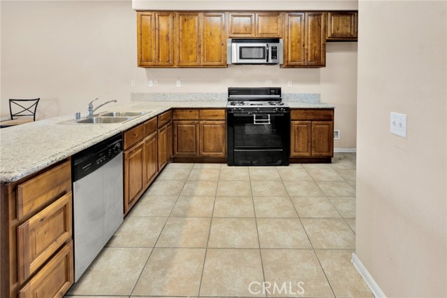 Detail Gallery Image 15 of 50 For 14119 Jicarilla Road, #204, Apple Valley,  CA 92307 - 3 Beds | 2/1 Baths