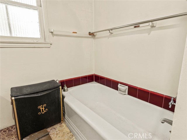 Detail Gallery Image 22 of 46 For 441 Dartmouth Rd, Burbank,  CA 91504 - 3 Beds | 2 Baths