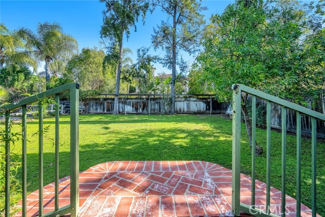 Detail Gallery Image 49 of 52 For 18419 Linnet, Tarzana,  CA 91356 - 3 Beds | 3 Baths