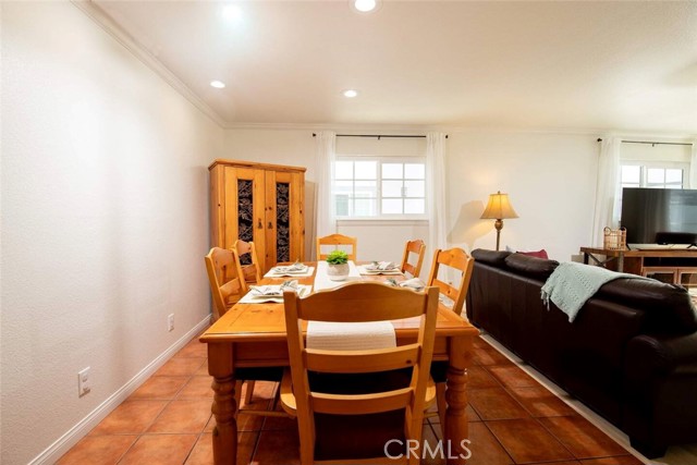 7310 Balboa Boulevard, F photo 11