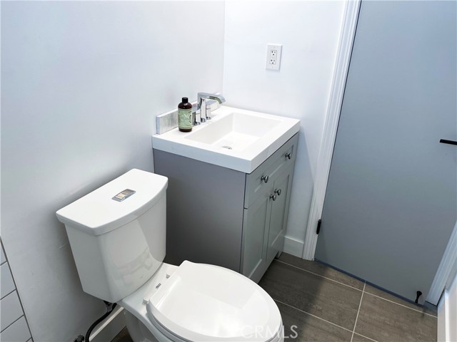6221 Glide Avenue, Woodland Hills CA: https://media.crmls.org/medias/643d3ed9-59ec-4cd3-8f20-f946f5615947.jpg
