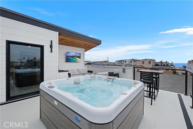 Detail Gallery Image 21 of 38 For 128 39th, Newport Beach,  CA 92663 - – Beds | – Baths