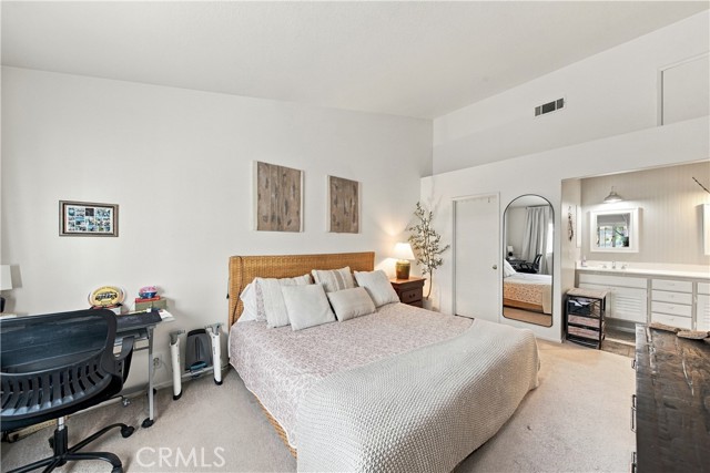 2 Bed Home for Sale in Saugus, California