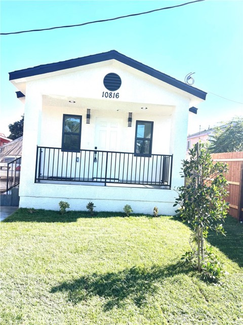 Detail Gallery Image 3 of 17 For 10816 Willowbrook, Los Angeles,  CA 90059 - 4 Beds | 2 Baths