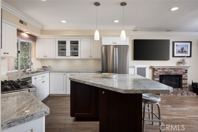 Detail Gallery Image 10 of 34 For 13882 Berrington Ct, North Tustin,  CA 92705 - 3 Beds | 2/1 Baths