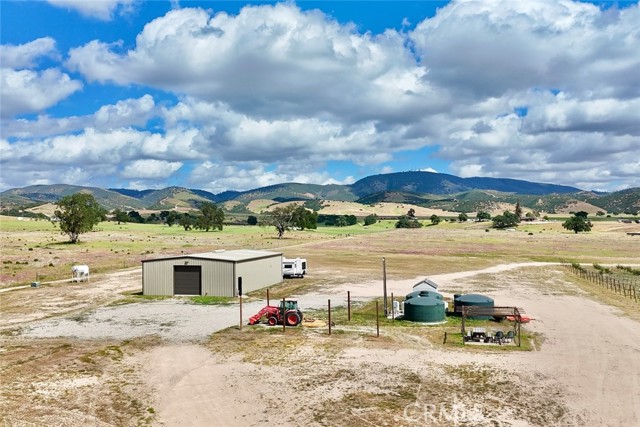 50645 Lockwood Road, Lockwood CA: https://media.crmls.org/medias/643e82f1-dac5-487f-80cf-46a4fbeac80e.jpg