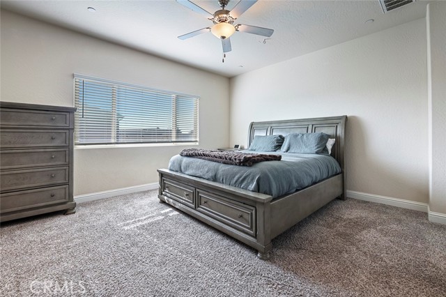 Detail Gallery Image 12 of 27 For 6883 E Robinson, Fresno,  CA 93727 - 4 Beds | 3 Baths