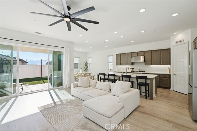 Detail Gallery Image 6 of 36 For 39481 Chamise, Temecula,  CA 92591 - 4 Beds | 3 Baths