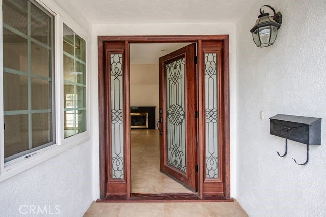 Detail Gallery Image 4 of 37 For 20546 Miranda Pl, Woodland Hills,  CA 91367 - 3 Beds | 2 Baths