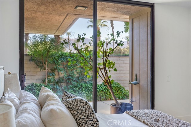 61 Cornell, Rancho Mirage CA: https://media.crmls.org/medias/6440ab3e-16ed-4341-9601-8989770b5642.jpg