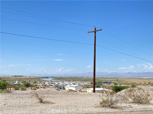 Detail Gallery Image 2 of 6 For 3770 Turtle Beach Cir, Needles,  CA 92363 - 4 Beds | 2 Baths