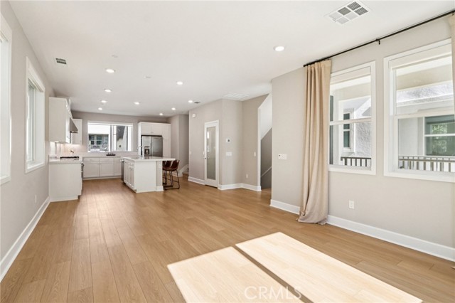 Detail Gallery Image 6 of 59 For 3010 Tallahassee Ln, Simi Valley,  CA 93065 - 3 Beds | 2/2 Baths