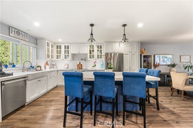 Detail Gallery Image 10 of 52 For 18146 Oxnard #48,  Tarzana,  CA 91356 - 3 Beds | 2/1 Baths