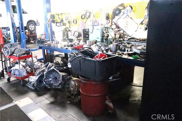 38950 30th E Street, Palmdale CA: https://media.crmls.org/medias/6443516b-0bdf-4103-8743-a294e14e044e.jpg