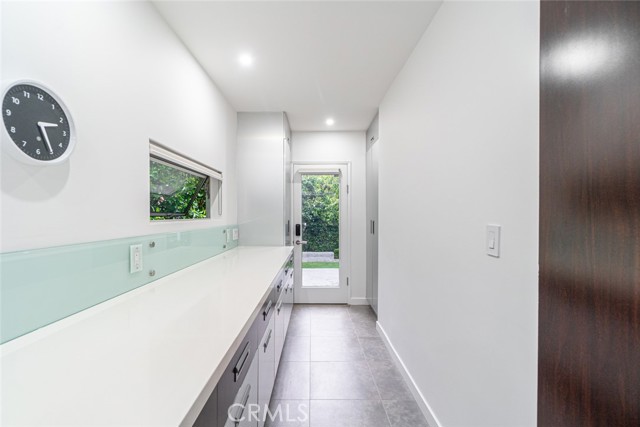 541 1st Street, Manhattan Beach, California 90266, 2 Bedrooms Bedrooms, ,2 BathroomsBathrooms,Residential,Sold,1st,SB23123581