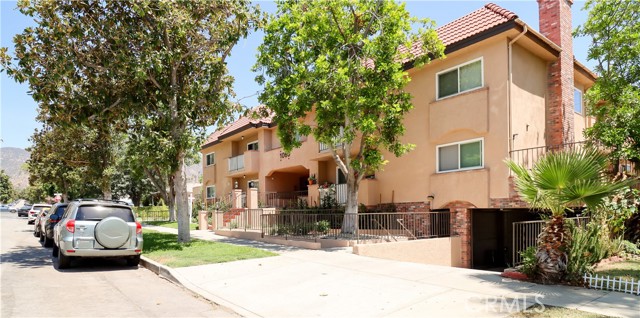 1062 Raymond Avenue photo 1
