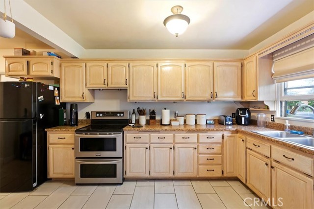 Detail Gallery Image 13 of 31 For 4910 Brockton Ave, Riverside,  CA 92506 - 3 Beds | 2/1 Baths