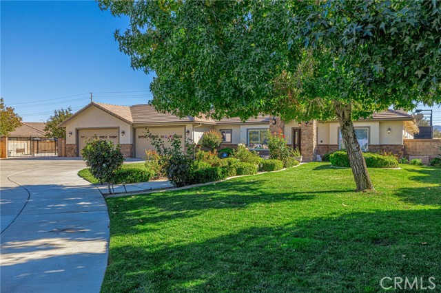 Image 2 of 72 For 2534 Desert Rose Drive
