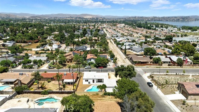 15195 Laguna Avenue, Lake Elsinore CA: https://media.crmls.org/medias/6444c346-a288-4fe4-90f4-b7b54a96ac31.jpg