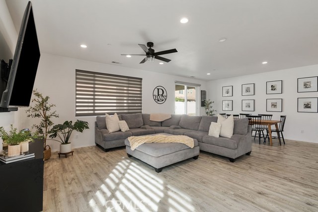 Detail Gallery Image 7 of 34 For 11661 Forsythia, Jurupa Valley,  CA 91752 - 4 Beds | 2/1 Baths