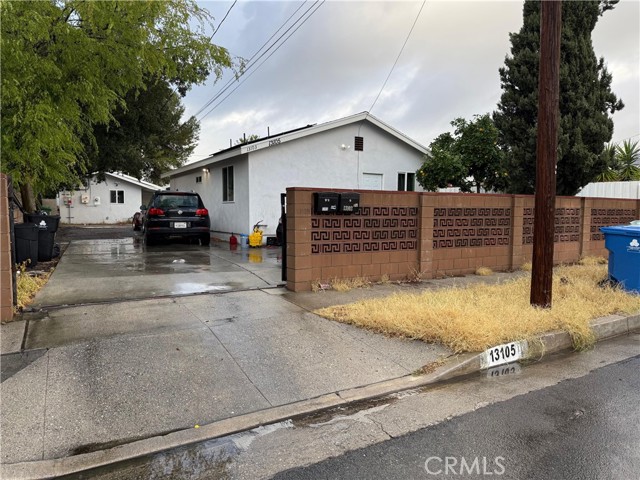 Detail Gallery Image 3 of 44 For 13105 Desmond, Pacoima,  CA 91331 - 5 Beds | 2 Baths
