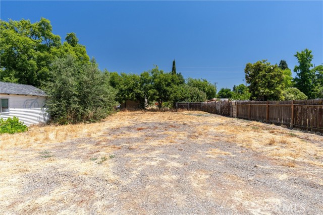 Image 11 of 15 For 10237 Live Oak Boulevard