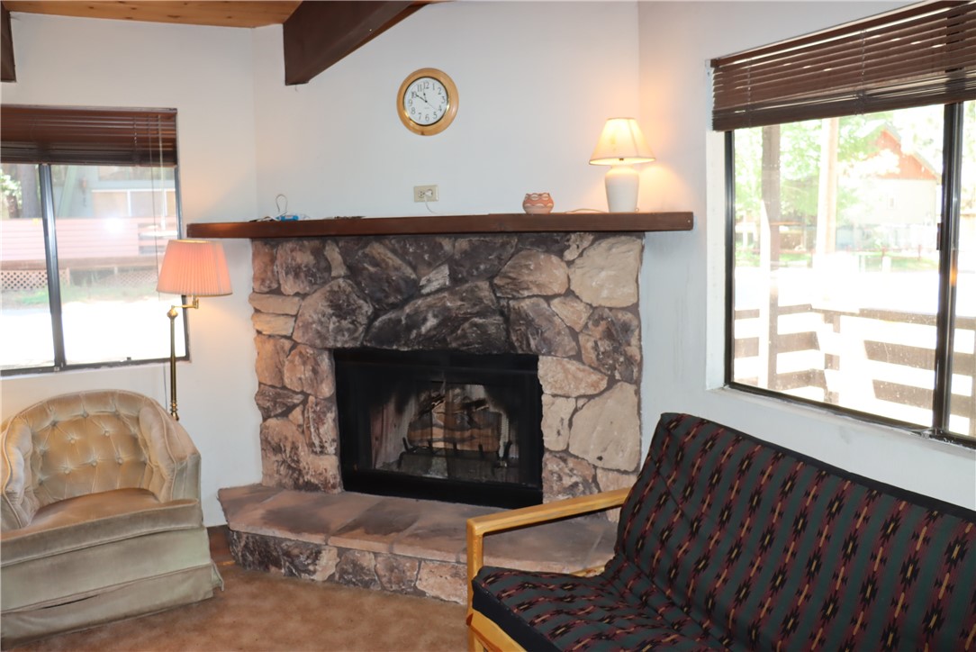 Detail Gallery Image 9 of 26 For 729 Birch St, Big Bear Lake,  CA 92315 - 2 Beds | 2 Baths