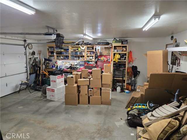 2097 Fox Lane, Big Bear City CA: https://media.crmls.org/medias/64457190-1b90-4efd-8ec0-5dc6770fa0e6.jpg