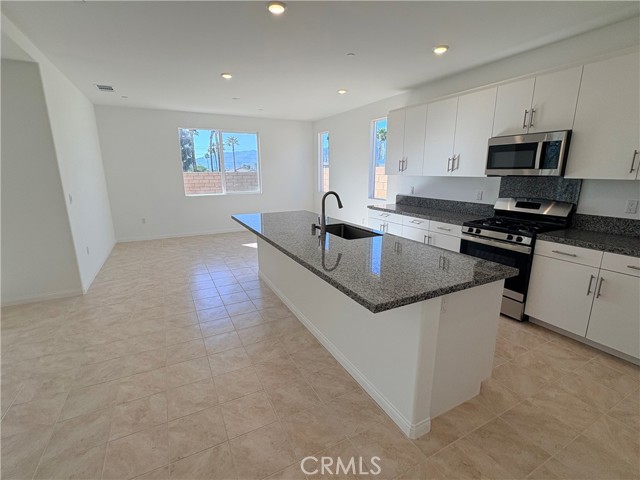 Detail Gallery Image 6 of 16 For 65187 Avenida De Nuves, Desert Hot Springs,  CA 92240 - 4 Beds | 3 Baths