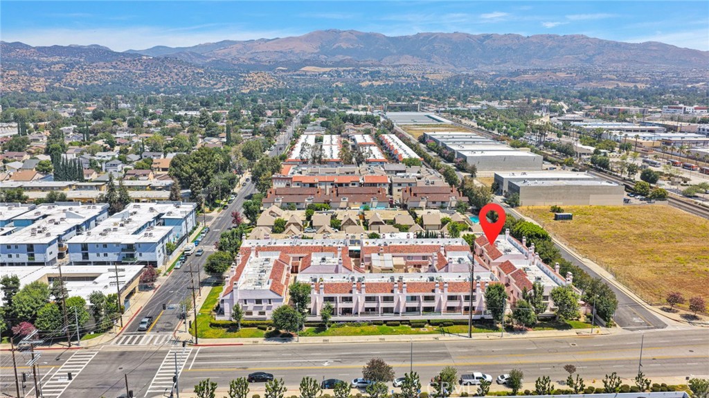 https://media.crmls.org/medias/6447ed02-ad5c-47ad-9109-7f95a3168704.jpg?preset=X-Large