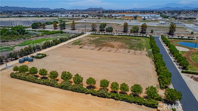 Detail Gallery Image 8 of 75 For 26465 Douglas Ave, Murrieta,  CA 92562 - 6 Beds | 8/5 Baths