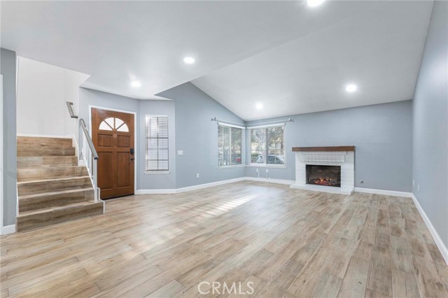 2585 Outlook, Port Hueneme CA: https://media.crmls.org/medias/6448eac2-d170-4251-9c8c-af6b30f99c62.jpg